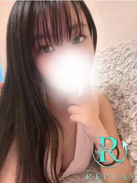 しおり(新人女性)